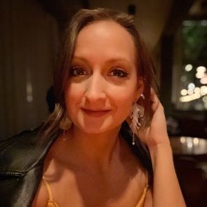 Meet your Posher, Jeannette